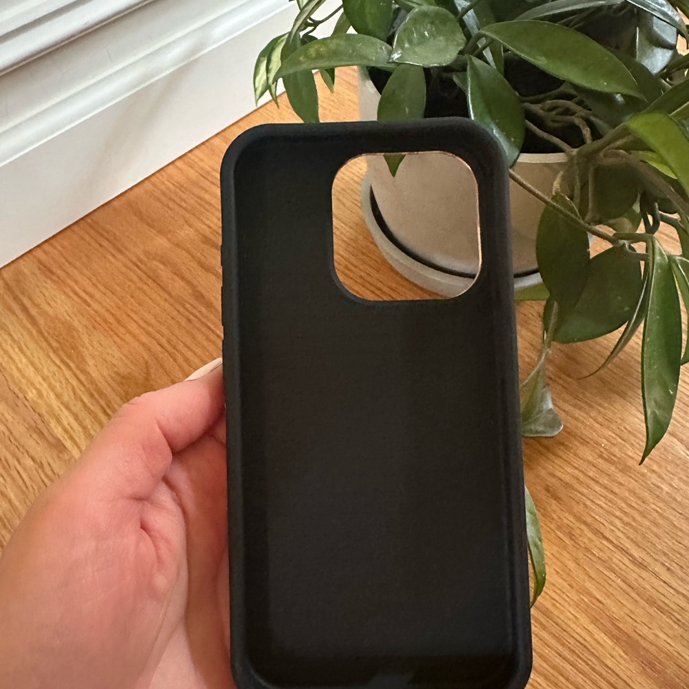 Burga Lasso iPhone 15 Pro Case - Picture 3 of 3